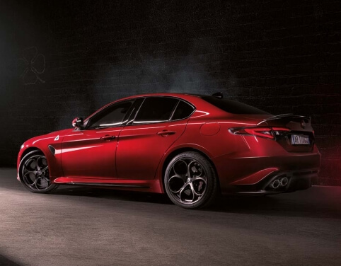 gallery Giulia Quadrifoglio