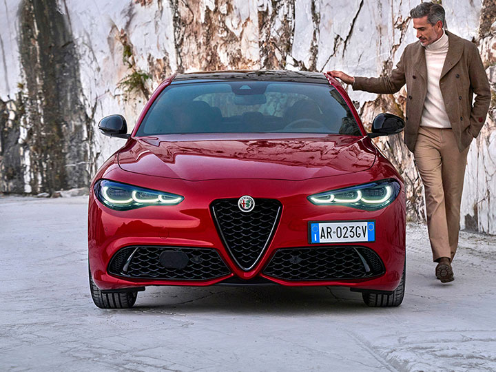 DISTINCTIVE IN EVERY DETAIL.